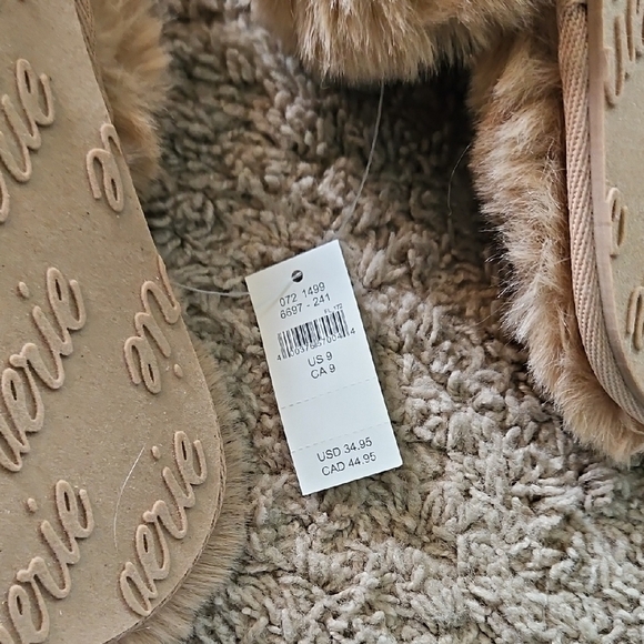 Aerie Fur Slides - Picture 5 of 6